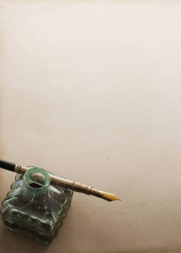 无人,竖图,俯视,室内,特写,白天,桌子,静物,阴影,反射,笔,罐子,墨水,影子,办公用品,钢笔,书桌,玻璃制品,文具,一个,玻璃瓶,课桌,瓶子,学习用品,摄影,影棚,墨,单个,墨水瓶,墨汁,文具用品,一支,文房四宝,彩图,高角度拍摄,影棚拍摄,拍摄