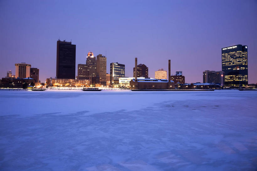 无人,高楼大厦,横图,全景,室外,白天,正面,度假,美景,雪,大雪,城市风光,城市,大厦,建筑,摩天大楼,美国,阴影,光线,影子,积雪,景观,雪景,冬季,冬天,建筑群,灯光,娱乐,建设,享受,休闲,景色,放松,寒冷,北美,北美洲,美洲,俄亥俄州,托莱多,托雷多,北亚美利加洲,亚美利加洲,严寒,俄亥俄,七叶树州,七叶果之州,彩图,大楼,高层建筑,高楼,摩天楼
