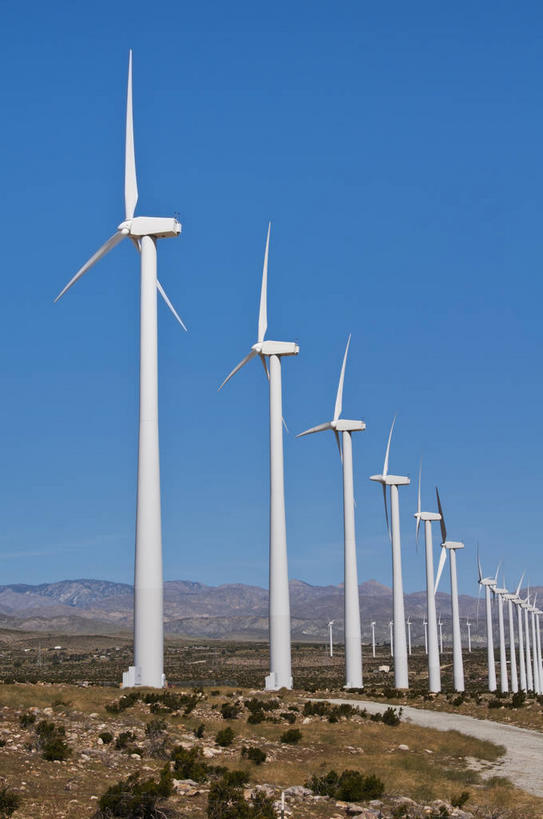 无人,竖图,室外,白天,仰视,旅游,度假,农业,风能,风力发电机,草地,草坪,美景,山,山脉,植物,风车,美国,一排,许多,阴影,环保,整齐,电力,光线,影子,景观,山峰,山峦,娱乐,设备,草,排列,蓝色,绿色,蓝天,天空,阳光,自然,群山,天,享受,休闲,发电,机械,景色,放松,工业,能源,晴朗,资源,北美,北美洲,风力机,队列,加利福尼亚,自然风光,美洲,利用,低碳,加州,加利福尼亚州,万里无云,金州,黄金州,北亚美利加洲,亚美利加洲,棕榈泉,河滨县,风力发电,风力涡轮机,晴空,晴空万里,彩图,低角度拍摄,帕姆斯普林斯