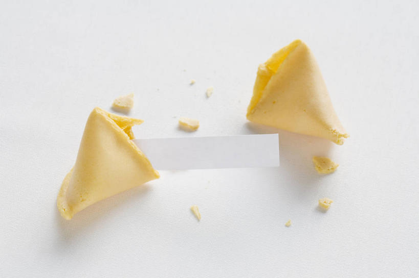 点心,无人,横图,俯视,室内,特写,白天,白色背景,阴影,反射,影子,食品,甜点,甜品,祝福,食物,糕点,一个,甜食,打开,摄影,影棚,单个,吉祥,开启,祝愿,签语饼,幸运饼,吉利,祥瑞,空白,彩图,高角度拍摄,影棚拍摄,拍摄