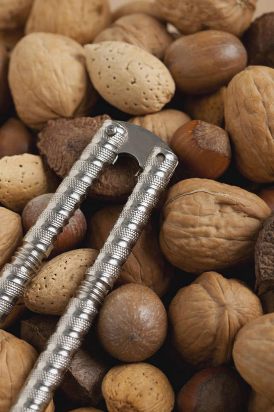 无人,竖图,俯视,室内,特写,白天,杏仁,金属制品,圣诞节,一堆,许多,阴影,堆叠,堆积,节日,庆祝,反射,金属,工具,钳子,影子,核桃,坚果,果实,很多,文化,一个,干果,庆典,摄影,影棚,单个,纪念,堆,五金,胡桃,核桃钳,胡桃钳,羌桃,胡桃夹,杏子,杏梅仁,杏核仁,木落子,苦杏仁,彩图,高角度拍摄,影棚拍摄,拍摄