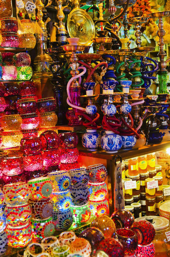 无人,商店,竖图,室内,白天,正面,购物,消费,超市,商场,工艺美术品,许多,吊挂,悬挂,艺术,艺术品,很多,挂,纪念品,工艺品,享受,烟,金融,百货,烟斗,纪念,留念,工艺,美术,怀念,选购,贸易,百货公司,水烟袋,血拼,大碌竹,水烟筒,记念,淡定,水烟壶,从容,烟草,彩图,购物商场,购物中心,商业中心