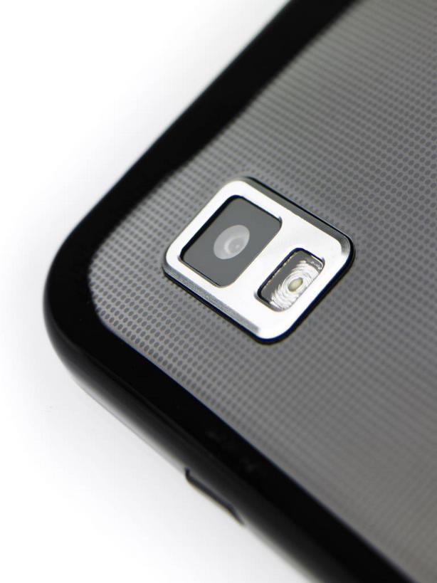 无人,打电话,竖图,俯视,室内,特写,白天,白色背景,静物,电话,手机,阴影,反射,影子,摄像头,通讯设备,黑色,摄像,摄影,影棚,录像,一部,交流,沟通,通话,彩图,高角度拍摄,影棚拍摄,拍摄