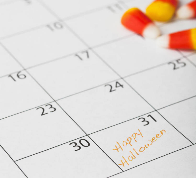 无人,横图,俯视,室内,特写,白天,台历,一排,节日,庆祝,整齐,并列,并排,时间,标志,数字,文字,字符,食品,糖,糖果,甜点,甜品,软糖,计时,文化,标识,食物,排列,一个,黄色,红色,白色,甜食,庆典,万圣节,摄影,阿拉伯数字,影棚,单个,纪念,日期,队列,平行,日历,彩图,高角度拍摄,影棚拍摄,拍摄,玉米糖