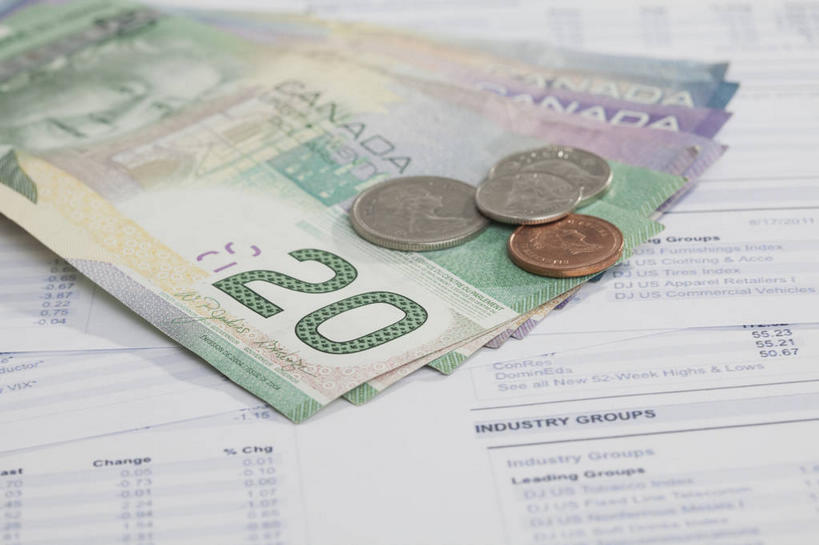 无人,横图,俯视,室内,特写,白天,钱,静物,朦胧,模糊,标志,材料,档案,钱币,数字,文件,文字,纸,字符,标识,手稿,资料,钞票,金融,纸币,摄影,阿拉伯数字,影棚,经济,证明,文档,加拿大元,流通,纸钞,贸易,加拿大货币,货币,现金,硬币,彩图,高角度拍摄,影棚拍摄,拍摄