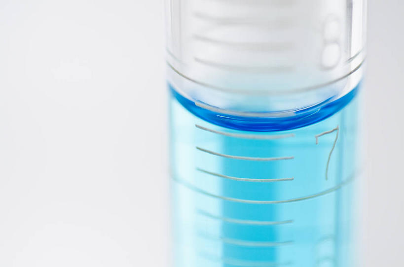 无人,横图,室内,特写,白天,白色背景,正面,实验,仪器,杯子,研究,透明,分析,化学,测试,标志,烧杯,数字,文字,液体,字符,标识,玻璃制品,一个,蓝色,玻璃瓶,瓶子,器皿,摄影,阿拉伯数字,影棚,单个,计量,玻璃仪器,试验耗材,实验用品,玻璃杯,彩图,影棚拍摄,拍摄