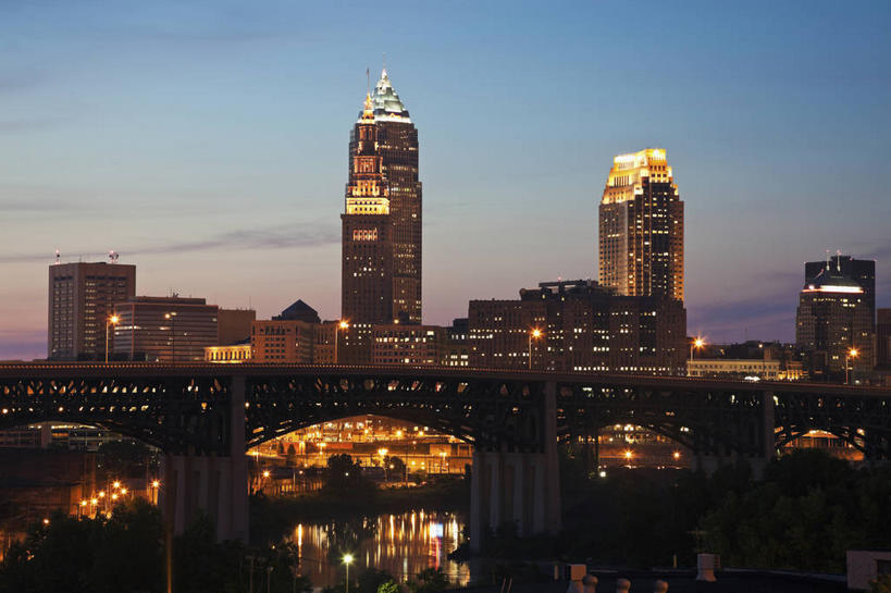 无人,家,高楼大厦,横图,全景,室外,白天,正面,度假,河流,美景,日落,水,天际线,城市风光,城市,大桥,大厦,建筑,立交桥,路灯,摩天大楼,桥梁,照明,美国,阴影,波纹,光线,影子,房屋,屋子,河水,景观,水流,晚霞,霞光,落日,高架,公寓,斜拉桥,桥,灯光,涟漪,娱乐,建设,洋房,楼房,住宅,灯,倒影,水纹,天空,黄昏,波浪,天,享受,休闲,景色,彩霞,放松,照亮,倒映,北美,北美洲,照明设备,美洲,俄亥俄州,水晕,北亚美利加洲,亚美利加洲,俄亥俄,七叶树州,七叶果之州,夕照,反照,薄暮,克里夫兰,克里夫兰市,克利夫兰,克利夫兰市,夕阳,彩图,傍晚,房子,大楼,高层建筑,高楼,摩天楼,美利坚合众国,斜阳