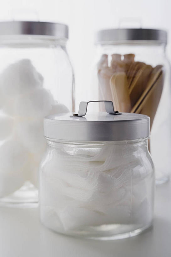 无人,竖图,室内,特写,白天,白色背景,正面,农作物,静物,玻璃,纺织品,阴影,柔软,反射,布,纱布,影子,棉花,织物,玻璃制品,纺织,三个,玻璃瓶,瓶子,健康,温暖,杀菌,摄影,影棚,布匹,纤维,消毒,薄纱,刮刀,广口瓶,酒精棉,柔和,暖和,彩图,影棚拍摄,拍摄,乙醇,棉织品