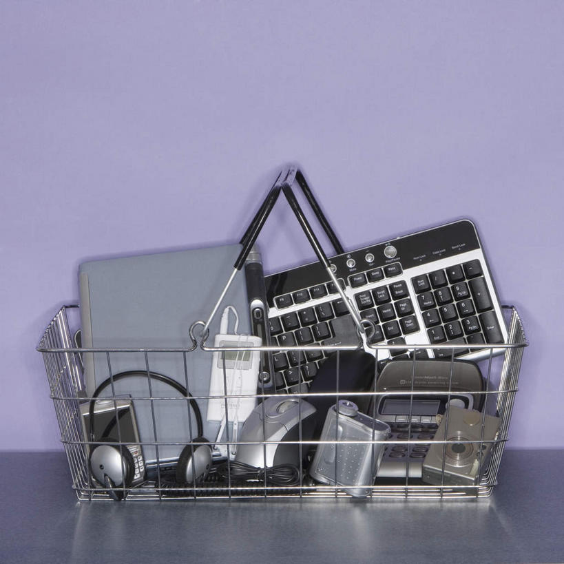 无人,方图,室内,特写,白天,正面,快乐,满意,幸福,计算器,键盘,静物,相机,紫色背景,计算,科学,篮子,办公用品,音响,音乐,娱乐,输入设备,通讯设备,购物篮,拍照,耳机,数码相机,享受,休闲,放松,理财,财务,摄影,影棚,便利,舒适,享乐,存放,数学,载具,通信设备,快捷,方便,寄存,寄放,暂存,购物提篮,购物筐,照相机,彩图,影棚拍摄,拍摄,照相