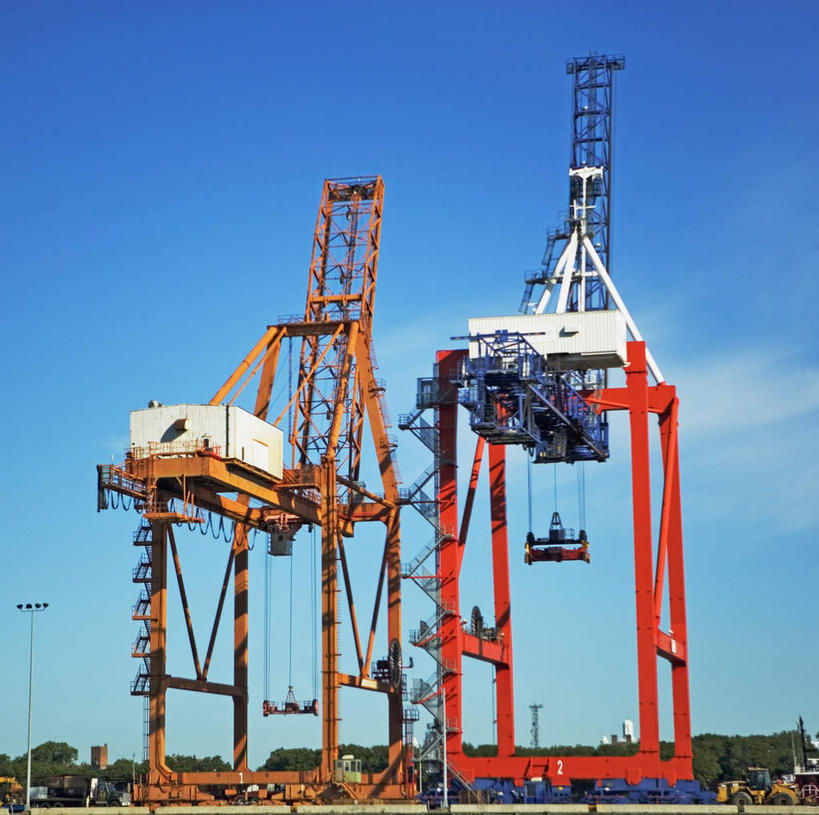 无人,码头,横图,室外,白天,仰视,度假,美景,植物,城市风光,城市,港口,景观,云,云朵,集装箱,云彩,娱乐,设备,货柜,树,树木,施工,蓝色,绿色,白云,蓝天,天空,自然,箱子,天,享受,休闲,机械,起重机,龙门吊,景色,放松,运输,生长,晴朗,成长,工程,装卸,物流,门式起重机,桥式起重机,晴空,彩图,低角度拍摄,摆渡口,埠头,渡口,渡头,港湾,海港,货运码头,口岸,商港