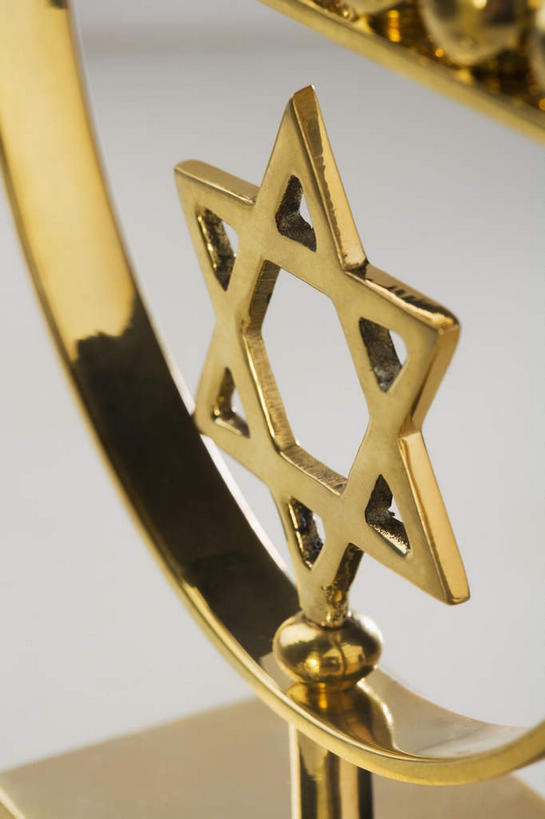 无人,竖图,室内,特写,白天,白色背景,正面,静物,形状,节日,几何,文化,一个,祈祷,健康,金色,许愿,摄影,宗教,信仰,影棚,单个,纪念,祈求,富贵,六芒星,犹太教,大卫之星,忠诚,富丽,名誉,荣华,挑筋教,平安,彩图,影棚拍摄,拍摄,大卫盾,大卫星,大卫之盾
