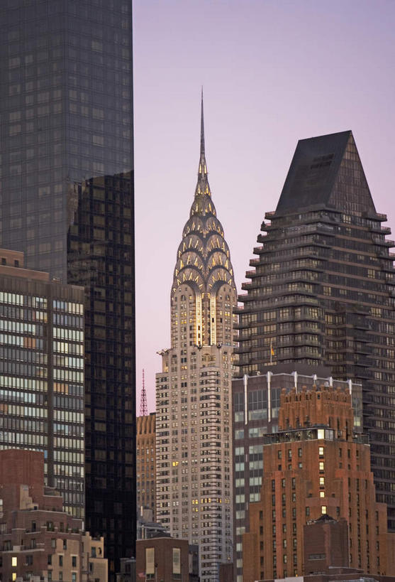 无人,高楼大厦,竖图,室外,白天,仰视,度假,美景,日落,城市风光,标志建筑,城市,大厦,地标,建筑,摩天大楼,纽约,美国,景观,晚霞,霞光,落日,曼哈顿,娱乐,建设,黄昏,享受,休闲,景色,彩霞,放松,北美,北美洲,美洲,克莱斯勒大厦,纽约州,帝国之州,帝国州,克莱斯勒大楼,北亚美利加洲,亚美利加洲,斯勒大厦,夕照,夕阳,彩图,低角度拍摄,大楼,高层建筑,高楼,摩天楼,曼哈顿岛,斜阳