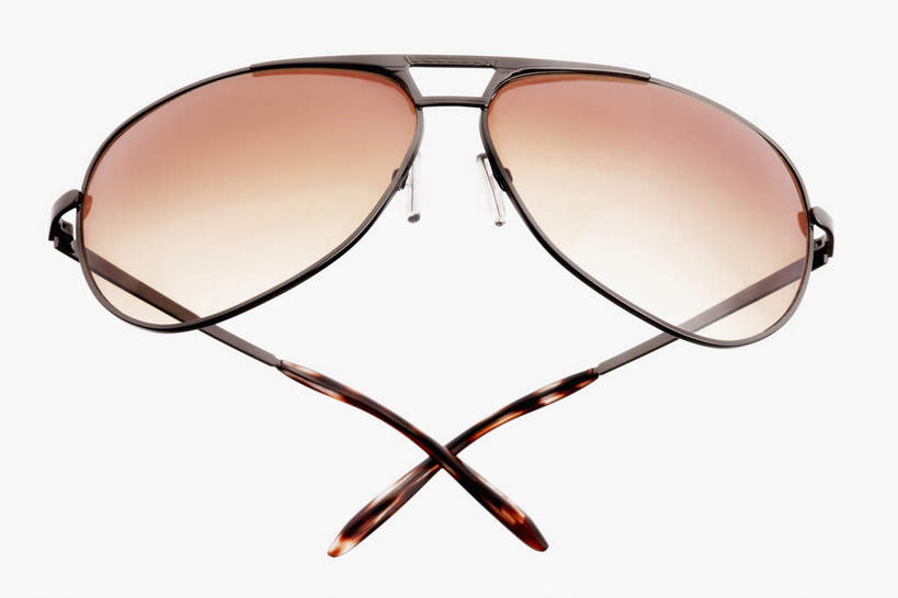 无人,横图,室内,特写,白天,白色背景,正面,静物,一副,阴影,反射,墨镜,眼镜,影子,褐色,太阳镜,太阳眼镜,遮阳镜,摄影,影棚,彩图,影棚拍摄,拍摄