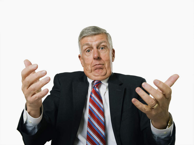 西方人,一个人,商务人士,商务男性,站,横图,室内,白天,白色背景,正面,衬衫,欧洲,欧洲人,仅一个男性,仅一个人,套装,领带,注视,观察,看,站着,仅一个老年男性,耸肩,摄影,影棚,观看,察看,象征,庄重,关注,商务装,身份,工薪阶层,正式,地位,老年男性,男人,男性,白种人,白领,上班族,站立,半身,彩图,影棚拍摄,衬衣,拍摄