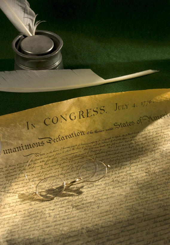 无人,竖图,俯视,室内,特写,白天,静物,朦胧,模糊,英文,笔,标志,材料,档案,文件,文字,纸,字符,字母,办公用品,标识,文具,手稿,学习用品,资料,英文字母,羽毛笔,文具用品,证明,文档,彩图,高角度拍摄