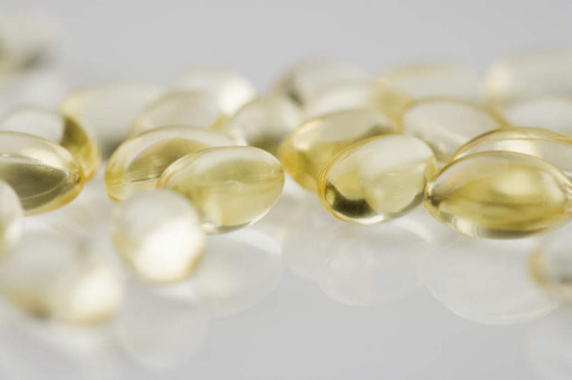 无人,横图,俯视,室内,特写,白天,白色背景,安全,许多,阴影,朦胧,模糊,反射,药剂,影子,防护,很多,药品,治疗,摄影,影棚,保护,药物,医疗,维生素,保险,预防,平安,彩图,高角度拍摄,影棚拍摄,拍摄