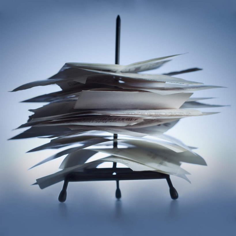 无人,方图,室内,特写,白天,正面,静物,一堆,许多,阴影,堆叠,堆积,灰色背景,反射,影子,摄影,影棚,堆,收银条,发票,购物收据,购物小票,菜单叉,传票叉,单插,单据叉,单据插,票叉,票插,票据叉,纸插,彩图,影棚拍摄,拍摄,收据