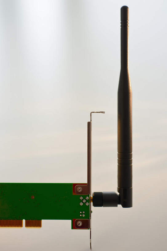 无人,竖图,室内,特写,白天,白色背景,正面,通讯,数据,天线,科技,静物,阴影,反射,传输,网络,信息,影子,通讯设备,通信,创意,摄影,影棚,网线,通信设备,水晶头,路由器,线缆,彩图,影棚拍摄,拍摄,网关设备