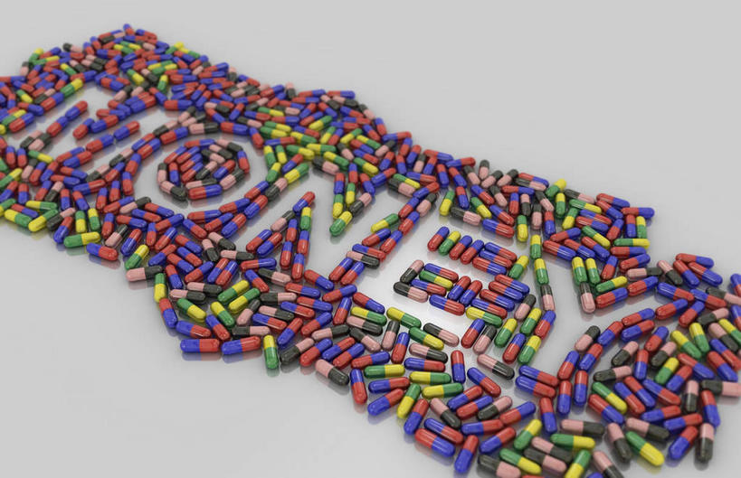 无人,横图,俯视,插画,室内,特写,白天,安全,数码,科技,桌面,许多,阴影,反射,网络,英文,标志,文字,药剂,药丸,影子,字符,字母,防护,高光,几何,计算机图形,合成,图画,标识,药片,画,排列,绿色,药品,治疗,英文字母,保护,药物,电脑合成图,数码合成图,医疗,保险,预防,漫画,写实,具体,具象,摆列,平安,金钱,彩图,高角度拍摄,布列,分列