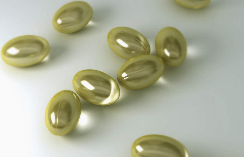 无人,竖图,俯视,室内,特写,白天,安全,桌面,桌子,许多,散落,药剂,防护,胶囊,绿色,药品,治疗,保护,药物,医疗,保险,预防,平安,彩图,高角度拍摄