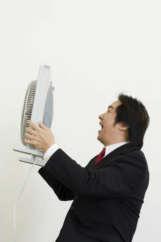 东方人,手,一个人,商务人士,商务男性,站,竖图,室内,白天,白色背景,侧面,衬衫,亚洲,仅一个男性,仅一个人,握,阴影,套装,反射,电器,影子,风扇,夏季,清凉,拿,拿着,注视,黄种人,凉爽,仅一个年轻男性,一只,夏天,观察,看,站着,张嘴,手部,握着,摄影,电风扇,影棚,观看,电扇,察看,家电,家用电器,关注,商务装,张大嘴巴,工薪阶层,凉快,男人,男性,年轻男性,亚洲人,白领,上班族,张开嘴,站立,半身,彩图,影棚拍摄,衬衣,拍摄,小家电