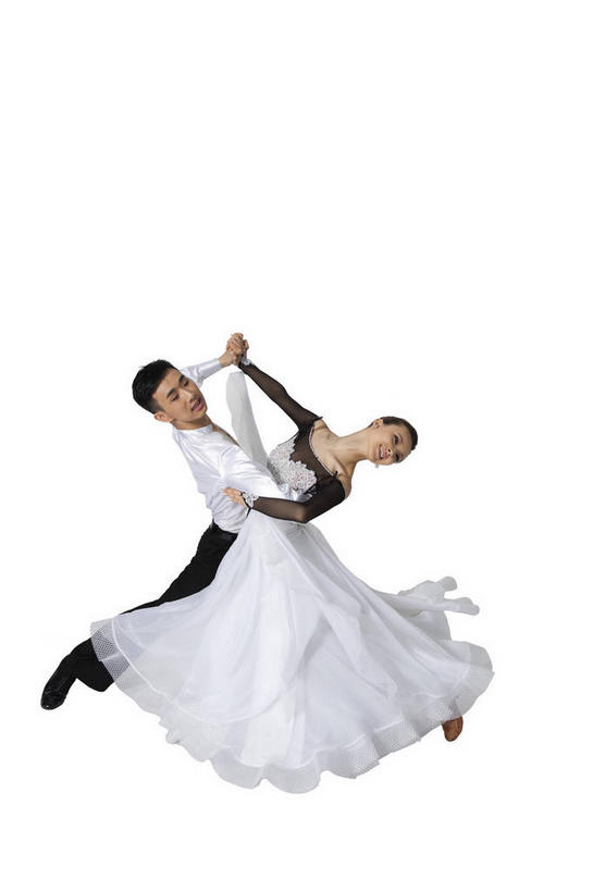 东方人,两个人,跳舞者,站,握手,竖图,俯视,室内,白天,白色背景,衬衫,裙子,跳舞,亚洲,弯腰,连衣裙,服装,黄种人,衣服,站着,摄影,服饰,影棚,衣着,穿着,摄影棚,舞姿,表演服,国标舞,交际舞,演出服,交谊舞,弯身,衣饰,道具服,社交舞,男人,男性,年轻男性,年轻女性,女人,女性,亚洲人,舞蹈家,舞蹈演员,舞者,搀手,拉手,手拉手,手握手,站立,彩图,高角度拍摄,全身,影棚拍摄,衬衣,拍摄,舞蹈,国际标准交谊舞,舞会舞,舞厅舞