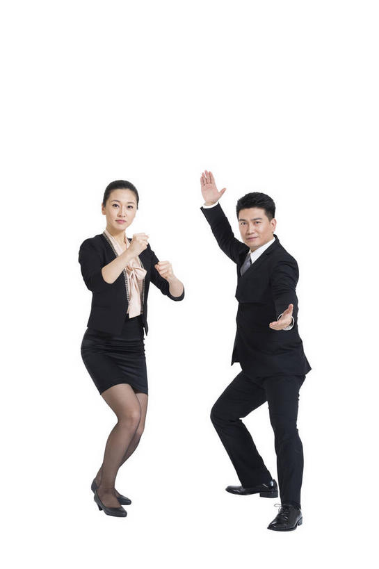 东方人,两个人,同事,商务人士,商务男性,商务女性,站,伸展双臂,竖图,室内,白天,白色背景,正面,衬衫,锻炼,成功,运动,合作,团队,集体,信心,武术,亚洲,套装,领带,注视,黄种人,队伍,观察,看,站着,摄影,影棚,观看,察看,领导,象征,庄重,成就,关注,摄影棚,商务装,身份,合伙,领袖,武打,工薪阶层,武功,正式,地位,体育,男人,男性,年轻男性,年轻女性,女人,女性,亚洲人,白领,上班族,敞开双臂,伸开双臂,展开双肩,站立,张开手臂,张开双臂,彩图,全身,影棚拍摄,衬衣,健身,拍摄,武学