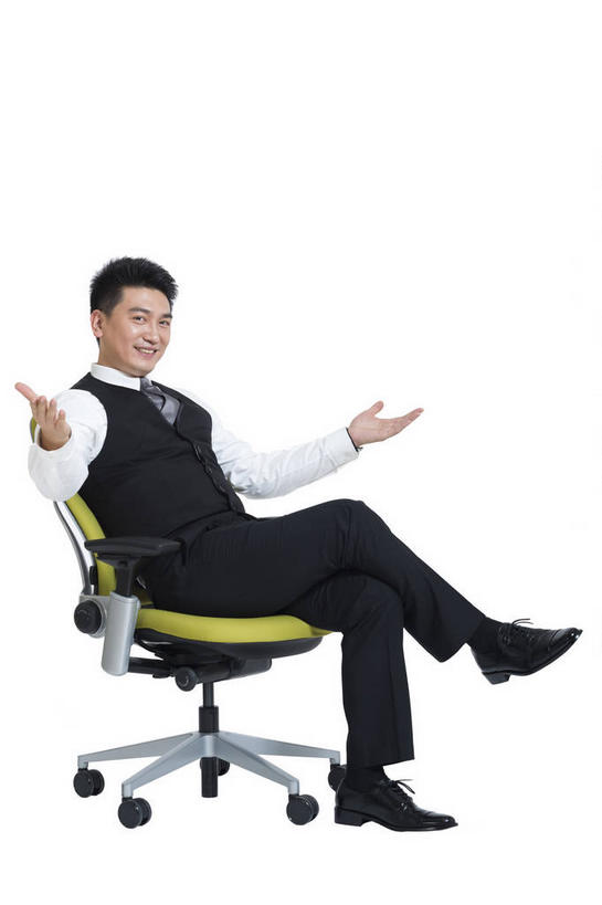 东方人,一个人,商务人士,商务男性,坐,伸展双臂,笑,微笑,露齿笑,竖图,室内,白天,白色背景,正面,鞋,衬衫,西装,鞋子,椅子,亚洲,仅一个男性,仅一个人,一把,套装,服装,裤子,正装,背心,领带,皮革,二郎腿,注视,职业装,黄种人,座椅,仅一个年轻男性,衣服,绿色,黑色,观察,看,摄影,服饰,影棚,观看,西裤,察看,象征,衣着,庄重,穿着,关注,摄影棚,商务装,身份,工薪阶层,正式,地位,衣饰,升降椅,男人,男性,年轻男性,亚洲人,白领,上班族,敞开双臂,伸开双臂,展开双肩,张开手臂,张开双臂,坐着,彩图,全身,影棚拍摄,衬衣,皮鞋,拍摄
