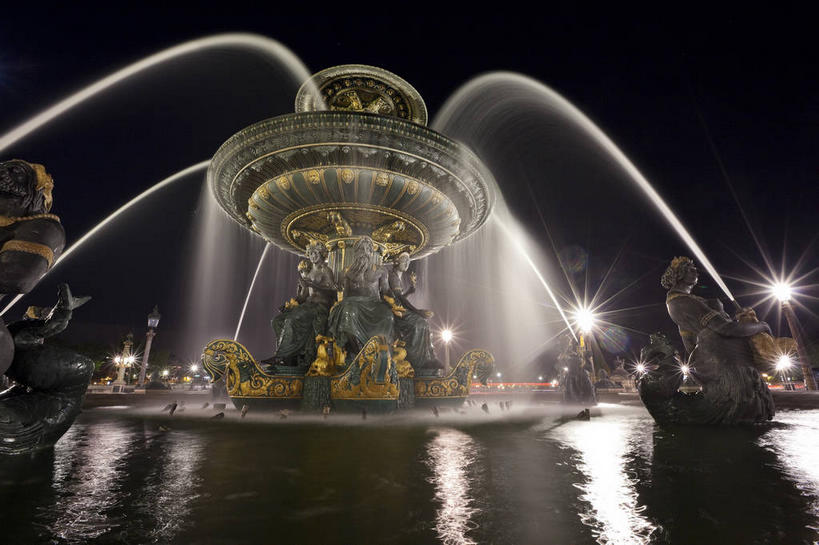 无人,广场,横图,室外,夜晚,仰视,旅游,度假,美景,水,植物,城市风光,标志建筑,城市,地标,建筑,路灯,喷泉,夜景,照明,雕塑,法国,巴黎,欧洲,阴影,飞溅,艺术,装饰,溅,光线,雕刻,雕像,液体,影子,景观,水滴,灯光,首都,文化,娱乐,建设,灯,水珠,树,树木,绿色,自然,工艺品,品味,享受,休闲,景色,放松,生长,成长,纪念,照亮,美术,照明设备,西欧,喷洒,法兰西,主题,水景,陈列,法兰西共和国,协和广场,功能,美学,美观,法兰西第五共和国,巴黎协和广场,法兰西岛,法兰西岛大区,设计,彩图,低角度拍摄,巴黎省,巴黎市