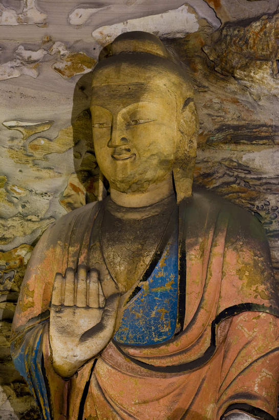 东方人,一个人,无人,站,竖图,室内,白天,正面,旅游,度假,石头,名胜古迹,标志建筑,地标,建筑,雕塑,大同,云岗石窟,中国,亚洲,仅一个男性,仅一个人,阴影,节日,遗迹,艺术,装饰,反射,雕刻,雕像,石子,影子,洞,注视,黄种人,古迹,文化,文物,娱乐,建设,古建筑,仅一个年轻男性,一个,工艺品,观察,看,祈祷,手势,站着,享受,休闲,健康,橙色,旅游胜地,放松,许愿,宗教,洞穴,佛教,信仰,单个,观看,纪念,祈求,美术,察看,关注,主题,陈列,古文明,东亚,山西,山西省,袈裟,穴,云冈石窟,中华人民共和国,华北地区,功能,美学,晋,大同市,释教,法衣,平安,男人,男性,年轻男性,亚洲人,石块,岩石,站立,半身,彩图,加沙,迦逻沙曳,迦沙,袈裟野,莲服,打手势,僧衣