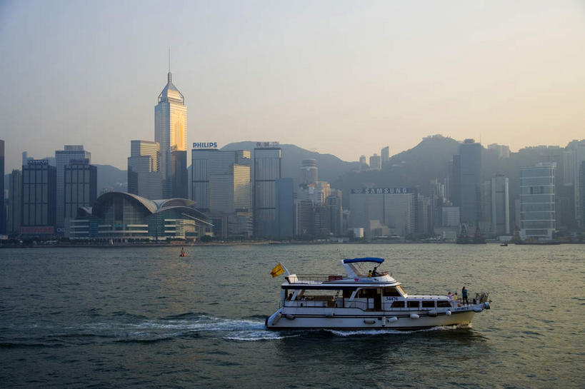 无人,家,高楼大厦,横图,室外,白天,正面,度假,海浪,海洋,美景,植物,窗户,落地窗,城市风光,标志建筑,城市,大厦,地标,建筑,轮船,摩天大楼,船,香港,中国,亚洲,一排,一艘,许多,阴影,波纹,飞溅,整齐,并列,并排,溅,光线,液体,影子,房屋,屋子,景观,浪花,水滴,云,云朵,建筑群,很多,云彩,娱乐,建设,楼房,玻璃窗,住宅,水珠,树,树木,排列,蓝色,绿色,白云,蓝天,水纹,天空,阳光,自然,海水,船尾波,交通工具,波浪,天,享受,休闲,景色,放松,生长,晴朗,成长,港,队列,喷洒,载具,平行,玻璃幕墙,海景,东亚,香港会议展览中心,湾仔,金紫荆广场,香港岛,香港特别行政区,港澳台,中华人民共和国,湾仔区,金紫荆花广场,香港会展中心,香港金紫荆广场,港岛,大海,风浪,海,海水的波动,近岸浪,涌浪,晴空,彩图,房子,大楼,高层建筑,高楼,摩天楼