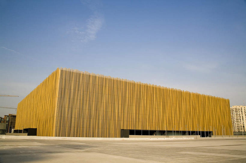 无人,体育馆,运动场,横图,室外,白天,正面,旅游,度假,标志建筑,道路,地标,建筑,路,北京,中国,亚洲,阴影,光线,纹路,纹理,影子,墙,云,云朵,小路,交通,首都,云彩,娱乐,建设,体育场,墙壁,墙面,黄色,蓝色,白云,蓝天,天空,阳光,天,享受,休闲,旅游胜地,放松,晴朗,东亚,肌理,中华人民共和国,北京市,京,北平,华北地区,运动馆,晴空,彩图,北京奥林匹克篮球馆,万事达中心,五棵松体育馆,西四环