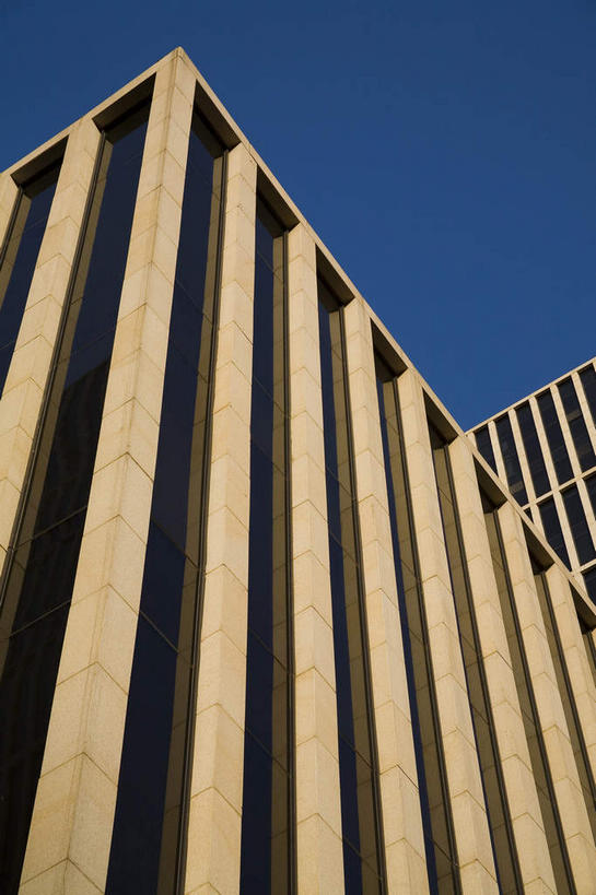 无人,高楼大厦,竖图,室外,白天,仰视,度假,美景,窗户,落地窗,城市风光,城市,大厦,建筑,摩天大楼,北京,中国,亚洲,一排,许多,阴影,整齐,并列,并排,光线,影子,景观,首都,很多,娱乐,建设,玻璃窗,排列,蓝色,蓝天,天空,阳光,天,享受,休闲,景色,放松,晴朗,队列,平行,玻璃幕墙,东亚,万里无云,中华人民共和国,北京市,京,北平,华北地区,朝阳区,晴空,晴空万里,彩图,低角度拍摄,大楼,高层建筑,高楼,摩天楼,北京CBD,北京商务中心区,中国北京大北窑,北京CBD万达广场