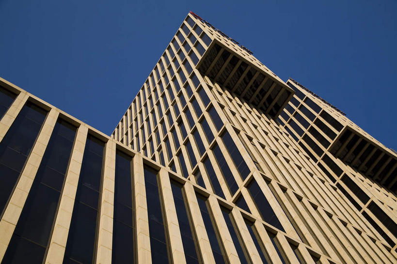 无人,高楼大厦,横图,室外,白天,仰视,旅游,度假,窗户,落地窗,标志建筑,大厦,地标,建筑,摩天大楼,北京,中国,亚洲,一排,许多,阴影,整齐,并列,并排,光线,影子,首都,很多,娱乐,建设,玻璃窗,排列,蓝色,蓝天,天空,阳光,天,享受,休闲,旅游胜地,放松,晴朗,队列,平行,玻璃幕墙,东亚,万里无云,中华人民共和国,北京市,京,北平,华北地区,朝阳区,晴空,晴空万里,彩图,低角度拍摄,大楼,高层建筑,高楼,摩天楼,北京CBD,北京商务中心区,中国北京大北窑,北京CBD万达广场