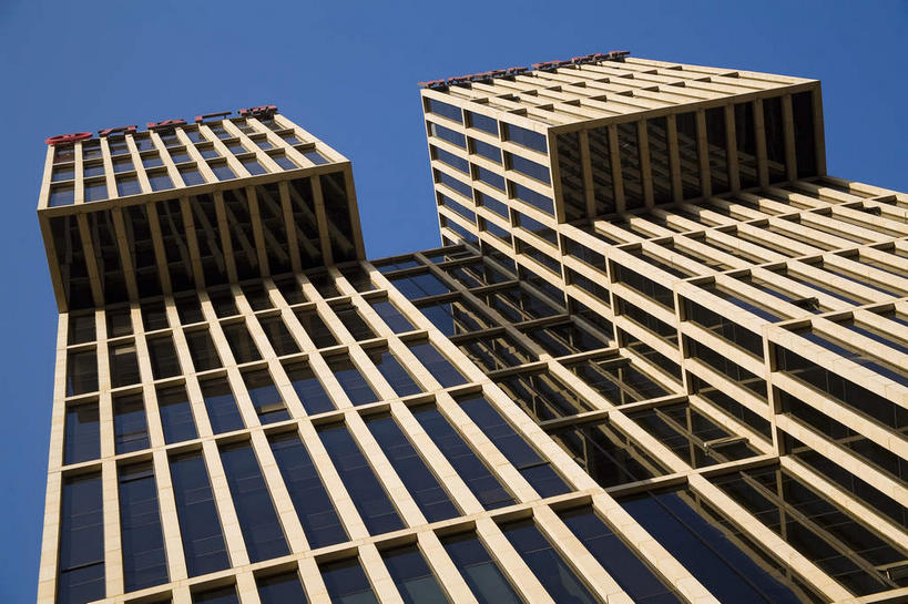 无人,高楼大厦,横图,室外,白天,仰视,旅游,度假,窗户,落地窗,标志建筑,大厦,地标,建筑,摩天大楼,北京,中国,亚洲,一排,许多,阴影,整齐,并列,并排,光线,影子,首都,很多,娱乐,建设,玻璃窗,排列,蓝色,蓝天,天空,阳光,天,享受,休闲,旅游胜地,放松,晴朗,队列,平行,玻璃幕墙,东亚,万里无云,中华人民共和国,北京市,京,北平,华北地区,朝阳区,晴空,晴空万里,彩图,低角度拍摄,大楼,高层建筑,高楼,摩天楼,北京CBD,北京商务中心区,中国北京大北窑,北京CBD万达广场