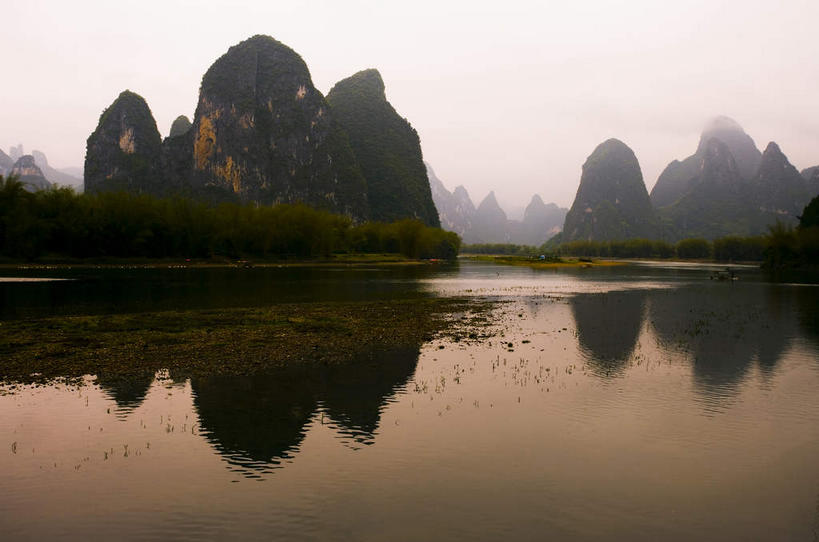 无人,横图,室外,白天,正面,旅游,度假,河流,石头,美景,日落,山,山脉,水,峡谷,桂林,中国,亚洲,石子,河水,景观,山峰,水流,晚霞,霞光,落日,山谷,山峦,娱乐,倒影,自然,黄昏,群山,享受,休闲,景色,彩霞,放松,广西,倒映,岩层,自然风光,东亚,漓江,阳朔,广西壮族自治区,中华人民共和国,桂林市,桂,华南地区,夕照,反照,薄暮,阳朔县,兴坪,兴坪镇,石块,岩石,夕阳,彩图,傍晚,斜阳,阳朔相公山