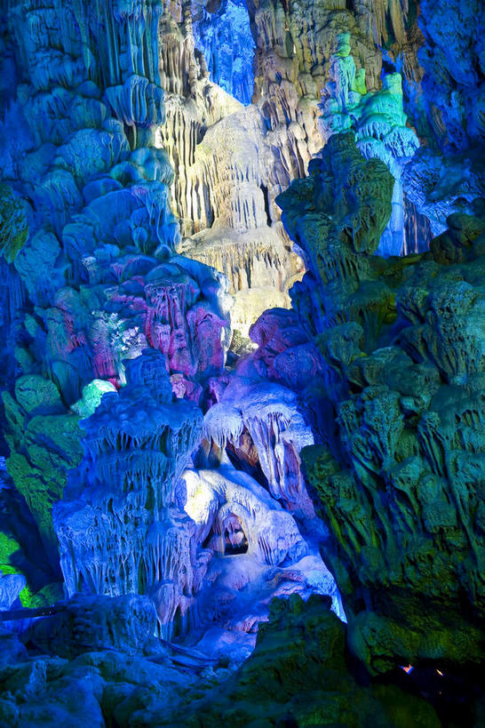 无人,竖图,室内,白天,仰视,旅游,度假,河流,石头,美景,水,桂林,中国,亚洲,许多,阴影,光线,石子,影子,洞,河水,景观,水流,灯光,很多,喀斯特,娱乐,倒影,自然,享受,休闲,景色,放松,洞穴,广西,倒映,自然风光,东亚,喀斯特地貌,穴,广西壮族自治区,中华人民共和国,桂林市,桂,华南地区,石灰石,反照,石块,彩图,低角度拍摄,芦笛岩,岩溶,岩溶地貌