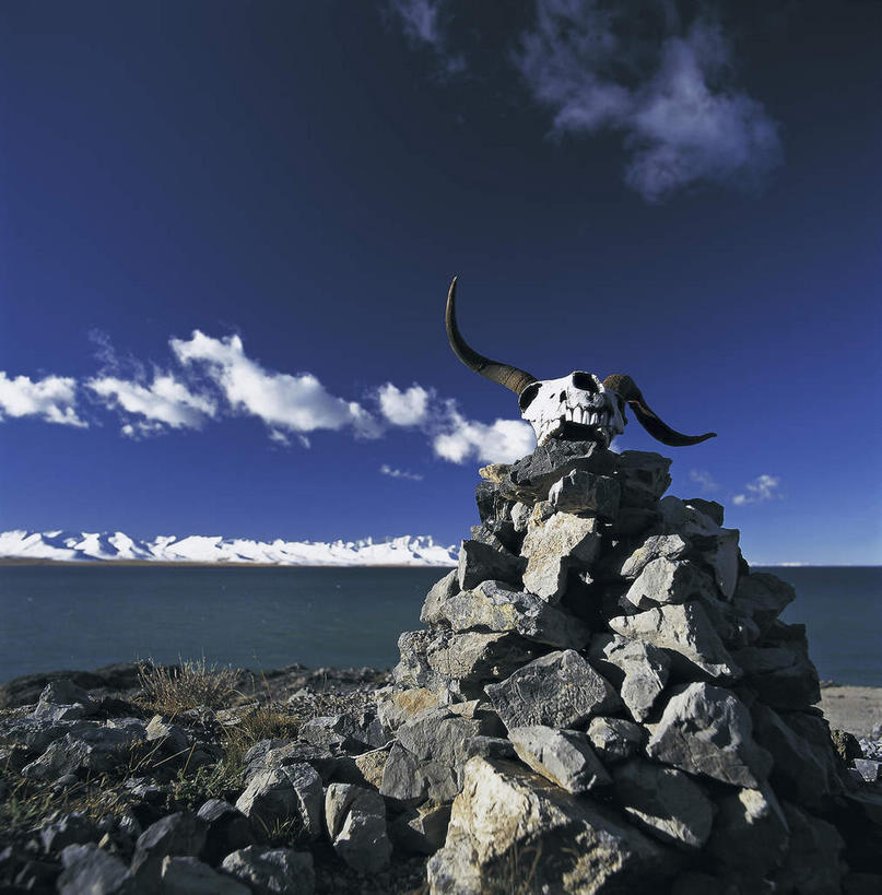 无人,竖图,室外,白天,正面,旅游,度假,湖,湖泊,石头,美景,水,中国,亚洲,一堆,阴影,堆叠,堆积,光线,石子,影子,湖面,景观,水流,水面,云,云朵,云彩,娱乐,西藏,蓝色,白云,蓝天,天空,阳光,自然,湖水,天,享受,休闲,景色,放松,晴朗,堆,自然风光,藏,东亚,西藏自治区,纳木错,圣湖,中华人民共和国,西南地区,咸水湖,石块,岩石,晴空,彩图,灵湖,神湖,腾格里海,天湖