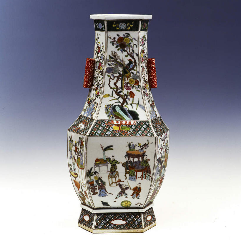 无人,横图,室内,特写,白天,正面,绘画,静物,花瓶,蓝色背景,艺术,纹路,纹理,陶瓷,陶瓷制品,古典,文化,一个,瓶子,工艺品,品味,摄影,影棚,单个,美术,高雅,国画,水墨画,肌理,美学,水墨,彩图,影棚拍摄,拍摄,中国画