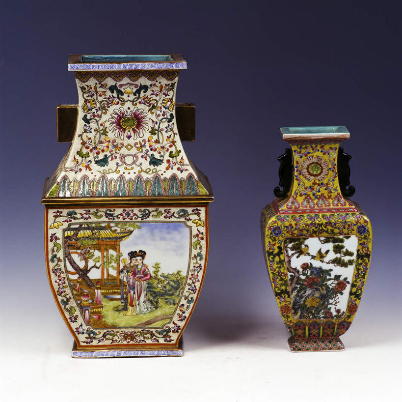 无人,横图,室内,特写,白天,正面,绘画,静物,花瓶,蓝色背景,艺术,纹路,纹理,陶瓷,陶瓷制品,古典,文化,两个,瓶子,工艺品,品味,摄影,影棚,美术,高雅,国画,水墨画,肌理,美学,水墨,彩图,影棚拍摄,拍摄,中国画