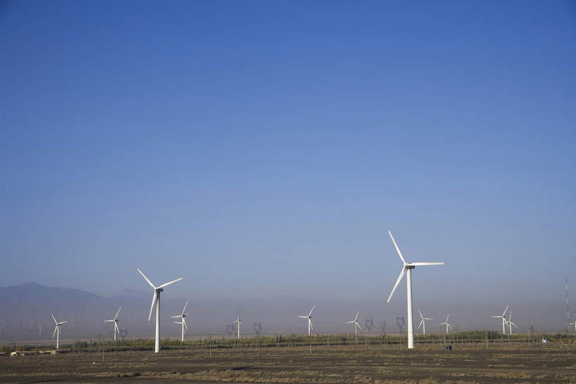 无人,横图,室外,白天,正面,旅游,度假,农业,风能,风力发电机,草地,草坪,美景,植物,风车,中国,亚洲,一排,许多,阴影,环保,整齐,并列,并排,电力,光线,影子,景观,很多,娱乐,设备,草,排列,蓝色,绿色,蓝天,天空,阳光,自然,天,享受,休闲,发电,机械,景色,放松,工业,能源,晴朗,资源,风力机,队列,自然风光,平行,利用,低碳,东亚,乌鲁木齐,新疆,万里无云,首府,中华人民共和国,乌鲁木齐市,新疆维吾尔自治区,西北地区,风力发电,风力涡轮机,晴空,晴空万里,彩图,新,达坂城,达坂城区