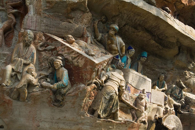 东方人,无人,站,坐,捧,横图,室外,白天,正面,民族服装,旅游,度假,石头,标志建筑,地标,建筑,帽子,雕塑,重庆,中国,亚洲,许多,弯腰,握,阴影,服装,艺术,装饰,光线,雕刻,雕像,石子,影子,陶瓷,陶瓷制品,很多,许多人,古典,拿,拿着,注视,黄种人,文化,娱乐,建设,传统,石雕,一个,衣服,阳光,容器,工艺品,碗,观察,看,站着,一群人,享受,休闲,旅游胜地,放松,握着,服饰,单个,观看,纪念,储藏,古装,美术,察看,储存,关注,主题,棺材,陈列,东亚,大足石刻,大足县,中华人民共和国,西南地区,功能,美学,弯身,韵味,重庆市,渝,大足,大足区,灵柩,老房,寿方,寿棺,四块半,匣子,男人,男性,年轻男性,年轻女性,女人,女性,亚洲人,石块,岩石,端,端着,捧着,手捧,站立,坐着,半身,彩图,传统服装,民俗服,贮存