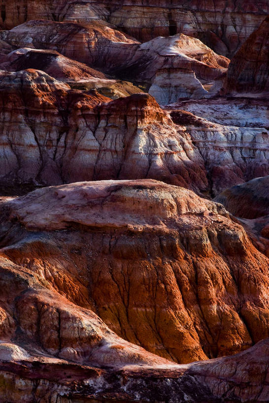 无人,竖图,俯视,室外,白天,旅游,度假,石头,美景,山,山脉,峡谷,中国,亚洲,阴影,光线,纹路,石子,纹理,影子,景观,山峰,悬崖,山谷,山峦,娱乐,阳光,自然,群山,享受,休闲,景色,放松,岩层,自然风光,东亚,新疆,肌理,中华人民共和国,绝壁,新疆维吾尔自治区,西北地区,石块,岩石,彩图,高角度拍摄,准噶尔,准噶尔盆地,新,五彩湾,准噶尔盆地五彩城