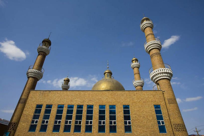 无人,商店,栏杆,露台,横图,室外,白天,仰视,度假,美景,窗户,阳台,城市风光,城市,中国,亚洲,许多,阴影,光线,影子,墙,景观,云,云朵,围栏,塔,很多,云彩,娱乐,商铺,护栏,玻璃窗,墙壁,墙面,蓝色,白云,蓝天,天空,阳光,天,享受,休闲,景色,放松,晴朗,东亚,乌鲁木齐,新疆,国际大巴扎,首府,中华人民共和国,乌鲁木齐市,新疆维吾尔自治区,西北地区,市肆,商号,大巴扎,晴空,彩图,低角度拍摄,店铺,露天阳台,二道桥,二道桥商业圈,天山区,新疆国际大巴扎,新