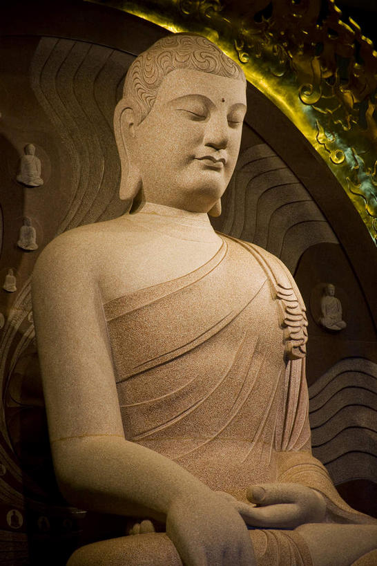 东方人,一个人,无人,坐,竖图,室内,白天,正面,旅游,度假,名胜古迹,标志建筑,地标,建筑,雕塑,台湾,中国,亚洲,仅一个男性,仅一个人,服装,遗迹,艺术,装饰,雕刻,雕像,黄种人,古迹,文物,娱乐,建设,古建筑,一个,衣服,工艺品,仅一个老年男性,享受,休闲,旅游胜地,放松,服饰,单个,纪念,美术,衣着,穿着,主题,陈列,佛祖,古文明,东亚,佛陀,港澳台,中华人民共和国,功能,美学,台湾省,台中,台中市,衣饰,圣人,佛教创始者,乔达摩.悉达多,如来佛祖,释迦佛,释迦牟尼,我佛如来,老年男性,男人,男性,亚洲人,坐着,半身,彩图,台