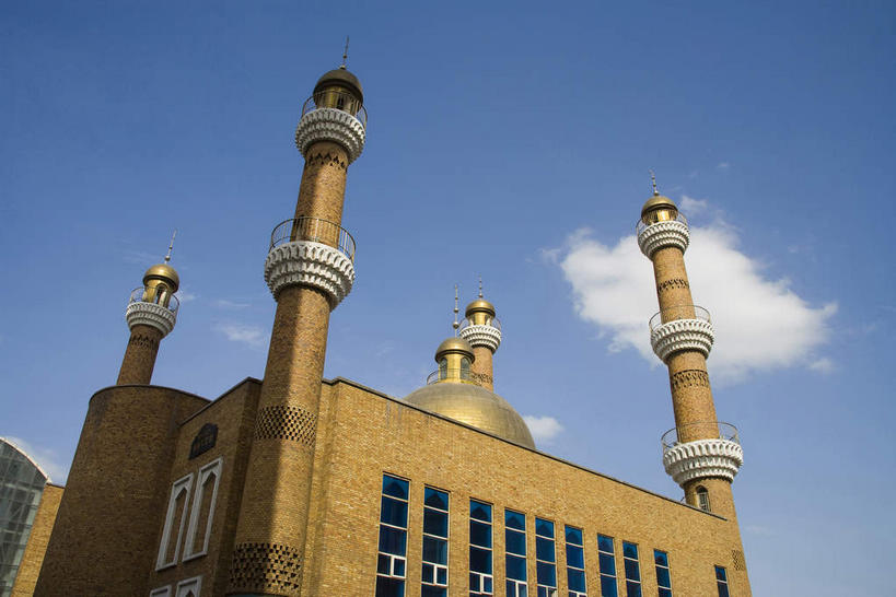 无人,家,栏杆,横图,室外,白天,仰视,度假,美景,窗户,城市风光,城市,中国,亚洲,阴影,光线,影子,柱子,房屋,墙,屋子,景观,云,云朵,围栏,云彩,娱乐,护栏,楼房,玻璃窗,墙壁,墙面,住宅,蓝色,白云,蓝天,天空,阳光,天,享受,休闲,景色,放松,晴朗,东亚,乌鲁木齐,新疆,国际大巴扎,首府,中华人民共和国,乌鲁木齐市,新疆维吾尔自治区,西北地区,大巴扎,晴空,彩图,低角度拍摄,房子,二道桥,二道桥商业圈,天山区,新疆国际大巴扎,新