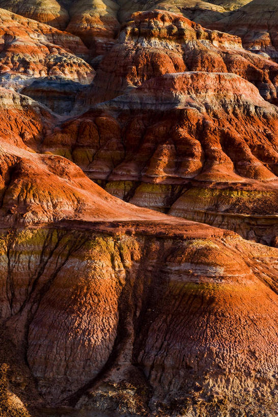 无人,竖图,俯视,室外,白天,旅游,度假,石头,美景,山,山脉,峡谷,中国,亚洲,阴影,光线,纹路,石子,纹理,影子,景观,山峰,悬崖,山谷,山峦,娱乐,阳光,自然,群山,享受,休闲,景色,放松,岩层,自然风光,东亚,新疆,肌理,中华人民共和国,绝壁,新疆维吾尔自治区,西北地区,石块,岩石,彩图,高角度拍摄,准噶尔,准噶尔盆地,新,五彩湾,准噶尔盆地五彩城