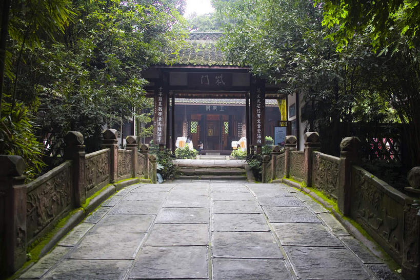 无人,家,栏杆,横图,室外,白天,正面,旅游,度假,名胜古迹,植物,标志建筑,地标,建筑,桥梁,中国,亚洲,阴影,遗迹,光线,瓦片,影子,柱子,房屋,屋檐,屋子,围栏,桥,古迹,文物,娱乐,建设,古建筑,石桥,护栏,楼房,檐,拱桥,住宅,树,树木,绿色,阳光,自然,享受,休闲,旅游胜地,放松,四川省,拱形,生长,成长,人行桥,石拱桥,古文明,东亚,四川,成都,成都市,中华人民共和国,省会,西南地区,川,杜甫草堂,杜甫草堂博物馆,工部草堂,浣花草堂,少陵草堂,彩图,房子