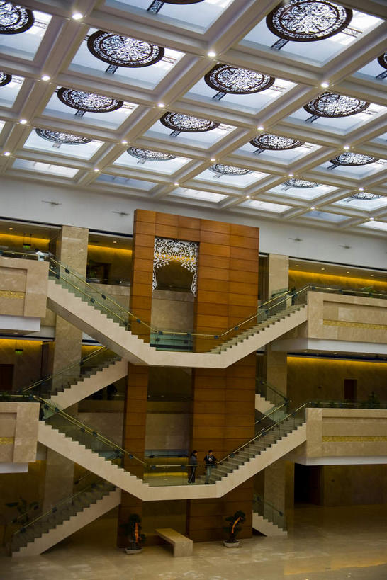 无人,博物馆,栏杆,竖图,室内,白天,正面,度假,美景,天花板,城市风光,城市,中国,亚洲,阴影,研究,光线,瓷砖,地砖,方格,格子,影子,墙,景观,围栏,走道,走廊,过道,灯光,地面,教育,娱乐,护栏,墙壁,墙面,享受,休闲,景色,放松,展览,欣赏,陈列,东亚,宁夏,银川,首府,中华人民共和国,西北地区,银川市,宁夏回族自治区,宁,典藏,彩图,金凤区,宁夏博物馆,宁夏回族自治区博物馆