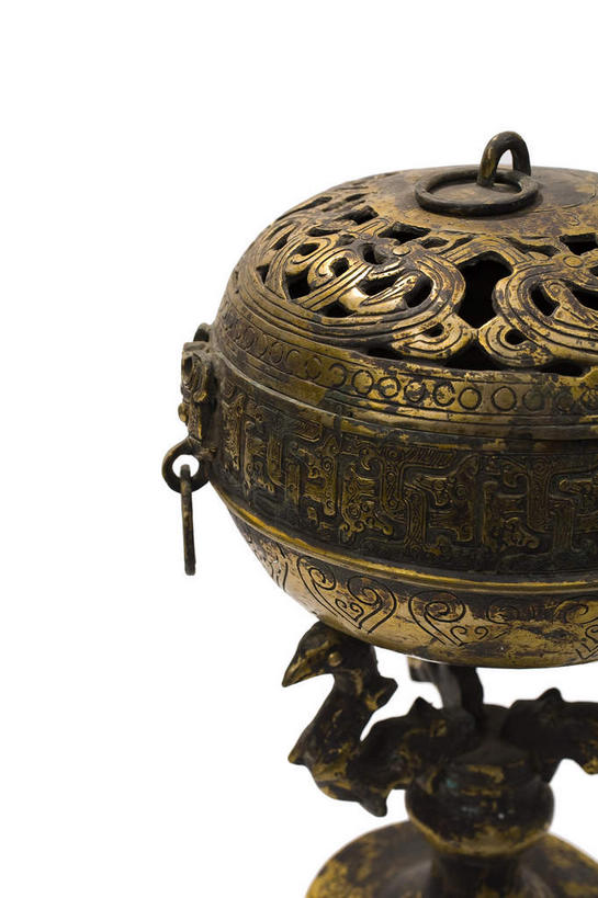 无人,竖图,俯视,室内,特写,白天,白色背景,静物,金属制品,金属,香炉,一个,祈祷,许愿,摄影,宗教,信仰,影棚,单个,祈求,祭奠,祭祀,摄影棚,祭坛,青铜,青铜器,敬拜,彩图,高角度拍摄,影棚拍摄,拍摄,青铜制品